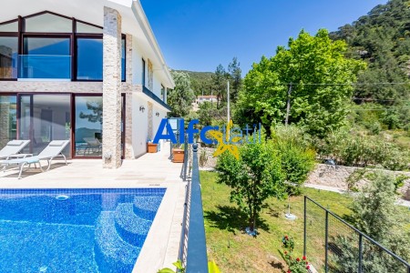 Villa Artemis Gold